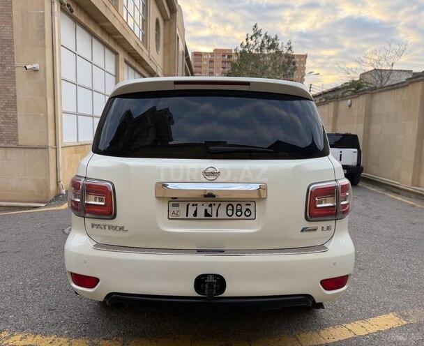 Nissan Patrol 2013, 215,000 km - 5.6 l - Bakı