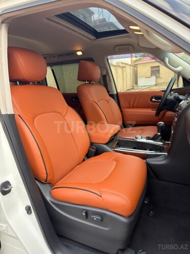 Nissan Patrol 2013, 215,000 km - 5.6 l - Bakı