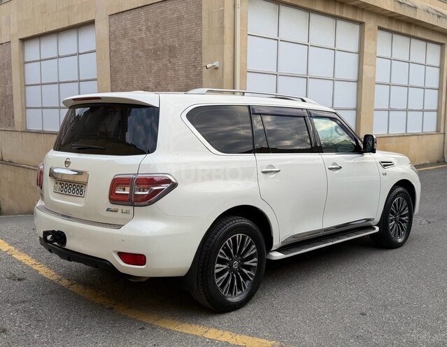 Nissan Patrol 2013, 215,000 km - 5.6 l - Bakı