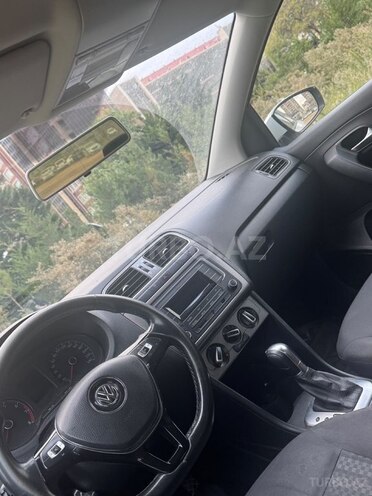 Volkswagen Polo 2018, 320,000 km - 1.6 l - Bakı