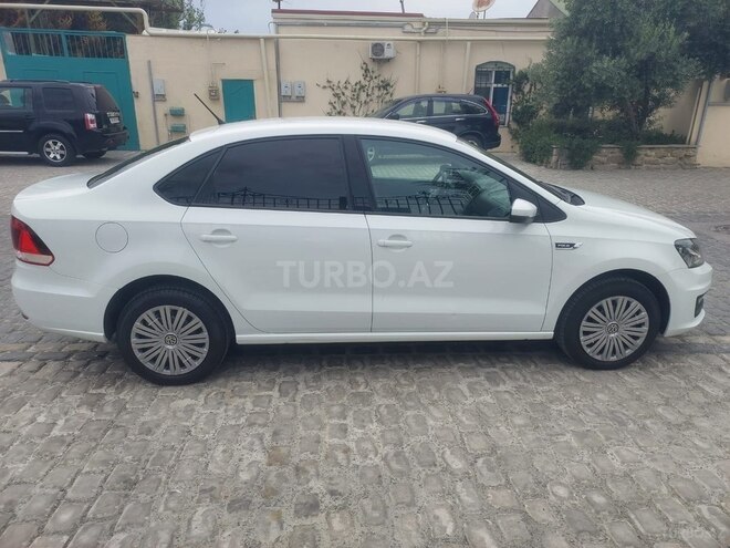 Volkswagen Polo 2018, 320,000 km - 1.6 l - Bakı