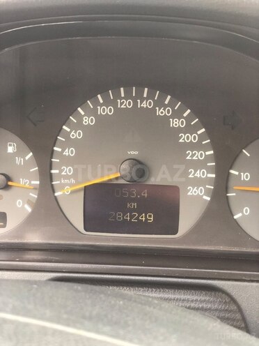 Mercedes E 270 2000, 284,249 km - 2.7 l - Bakı