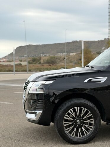 Nissan Patrol 2010, 300,000 km - 5.6 l - Bakı