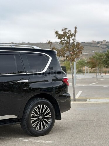 Nissan Patrol 2010, 300,000 km - 5.6 l - Bakı