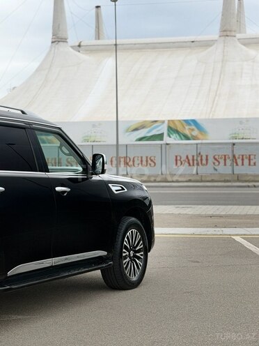 Nissan Patrol 2010, 300,000 km - 5.6 l - Bakı