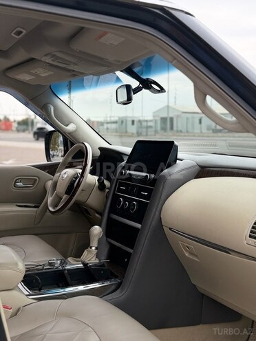 Nissan Patrol 2010, 300,000 km - 5.6 l - Bakı
