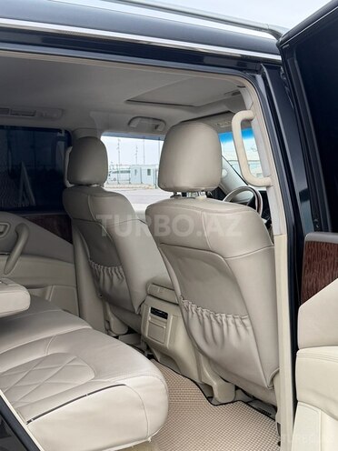 Nissan Patrol 2010, 300,000 km - 5.6 l - Bakı