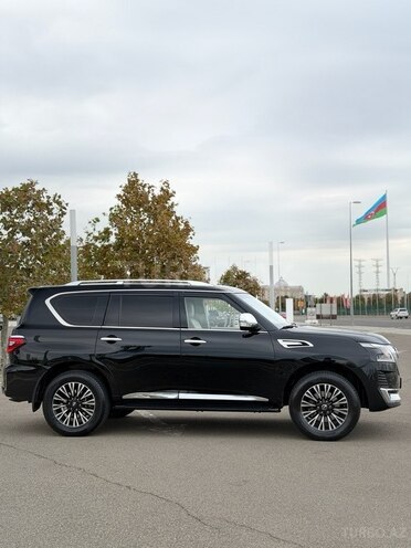 Nissan Patrol 2010, 300,000 km - 5.6 l - Bakı