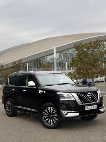 Nissan Patrol 2010, 300,000 km - 5.6 l - Bakı