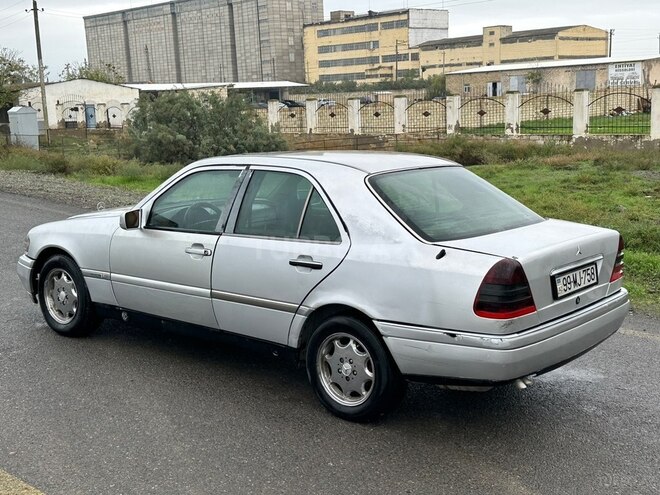 Mercedes C 250 1996, 350,000 km - 2.5 l - Salyan