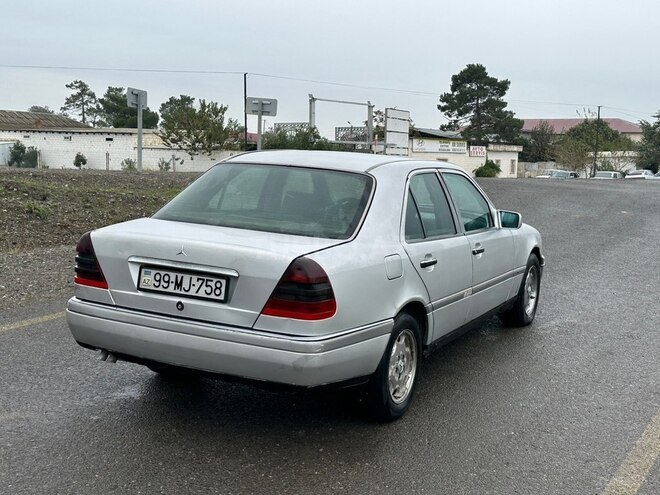 Mercedes C 250 1996, 350,000 km - 2.5 l - Salyan