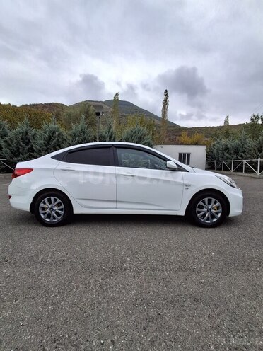 Hyundai Accent 2014, 241,000 km - 1.6 л - Şəki