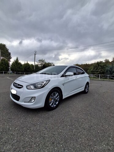 Hyundai Accent 2014, 241,000 km - 1.6 л - Şəki