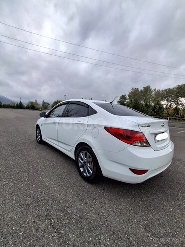 Hyundai Accent 2014, 241,000 km - 1.6 л - Şəki