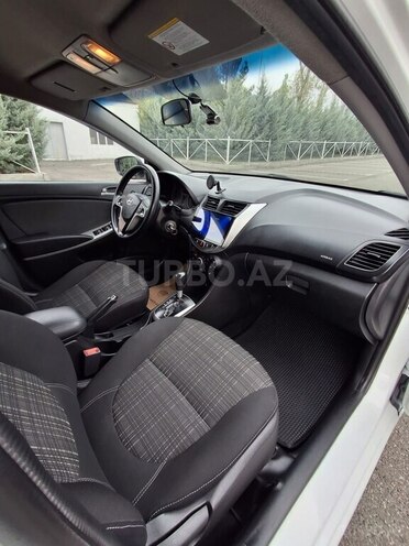 Hyundai Accent 2014, 241,000 km - 1.6 л - Şəki