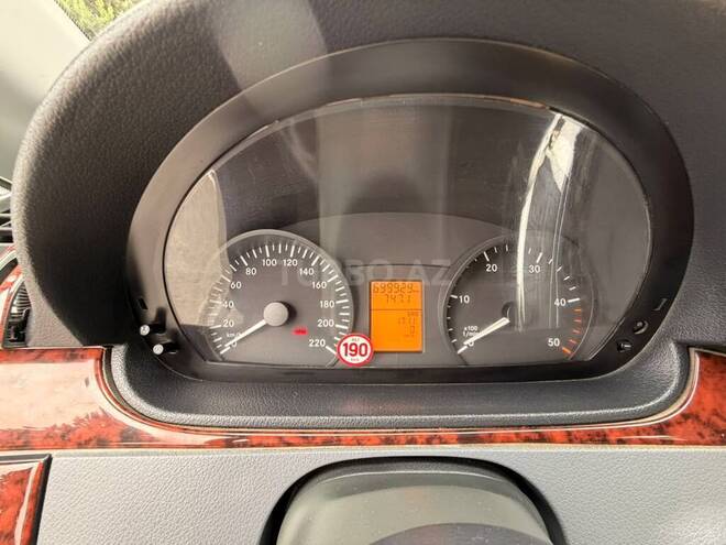 Mercedes  2009, 699,929 km - 2.1 l - Mingəçevir