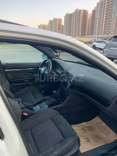 BMW 525 2002, 319,000 km - 2.5 л - Bakı