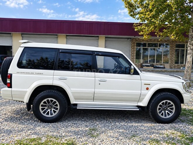 Mitsubishi Pajero 1993, 130,000 km - 2.5 l - Oğuz