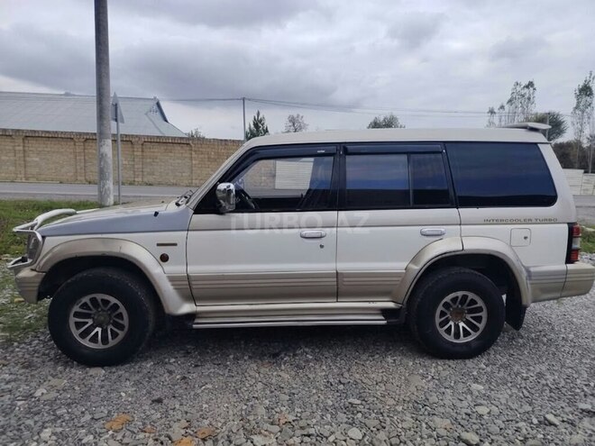 Mitsubishi Pajero 1993, 130,000 km - 2.5 l - Oğuz