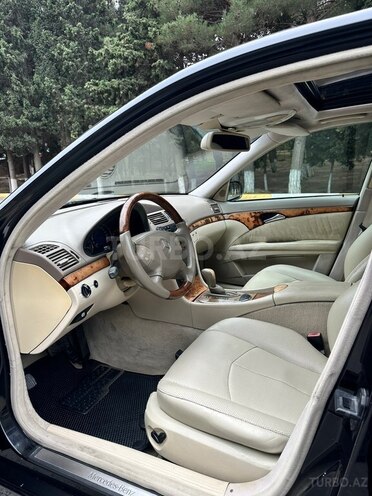Mercedes E 320 2003, 269,000 km - 3.2 l - Sumqayıt