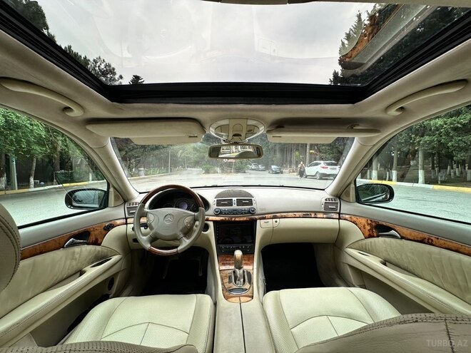 Mercedes E 320 2003, 269,000 km - 3.2 l - Sumqayıt