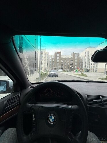 BMW 530 2000, 500,000 km - 3.0 l - Füzuli
