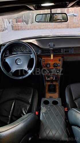 Mercedes 250 D 1992, 235,500 km - 2.5 l - Salyan