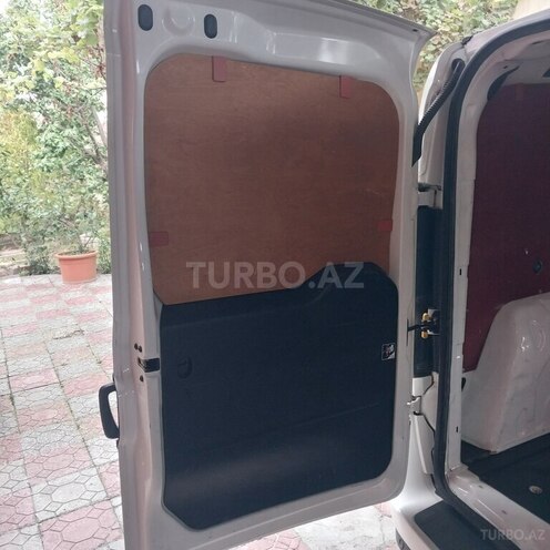 Fiat Doblo 2015, 178,500 km - 1.3 л - Bakı