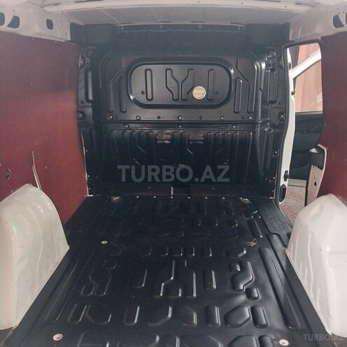 Fiat Doblo 2015, 178,500 km - 1.3 л - Bakı
