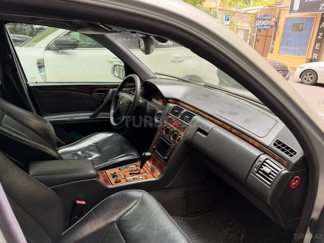 Mercedes E 240 2000, 340,000 km - 2.4 л - Bakı