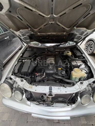 Mercedes E 240 2000, 340,000 km - 2.4 л - Bakı