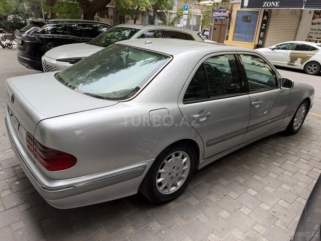 Mercedes E 240 2000, 340,000 km - 2.4 л - Bakı