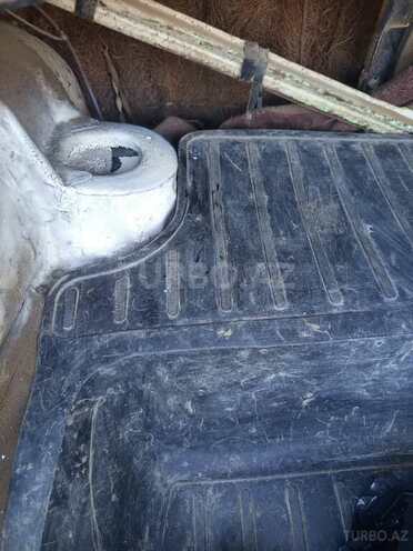 LADA (VAZ) 2106 1981, 68,000 km - 1.6 л - Salyan