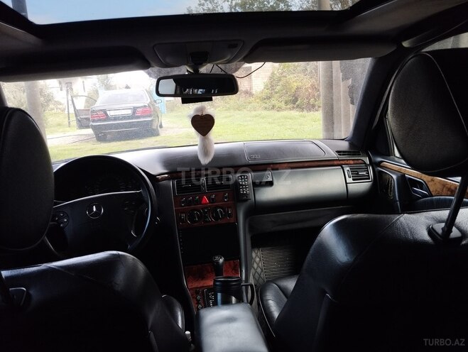 Mercedes E 220 1998, 650,000 km - 2.2 л - Lənkəran
