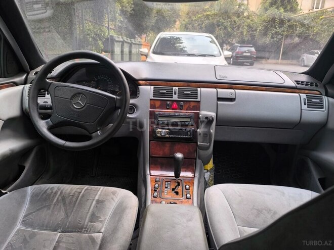 Mercedes E 240 1999, 267,000 km - 2.4 л - Bakı