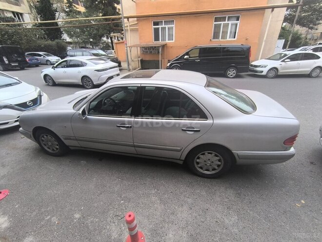Mercedes E 240 1999, 267,000 km - 2.4 л - Bakı