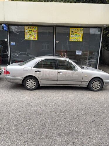 Mercedes E 240 1999, 267,000 km - 2.4 л - Bakı