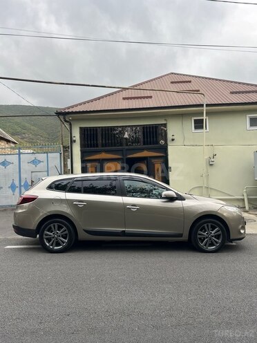 Renault Megane 2010, 384,000 km - 1.5 л - Şəki
