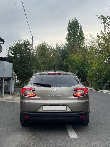 Renault Megane 2010, 384,000 km - 1.5 л - Şəki