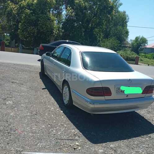 Mercedes E 220 1998, 650,000 km - 2.2 л - Lənkəran