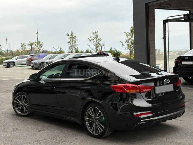Hyundai Elantra 2018, 124,700 km - 1.6 l - Bakı