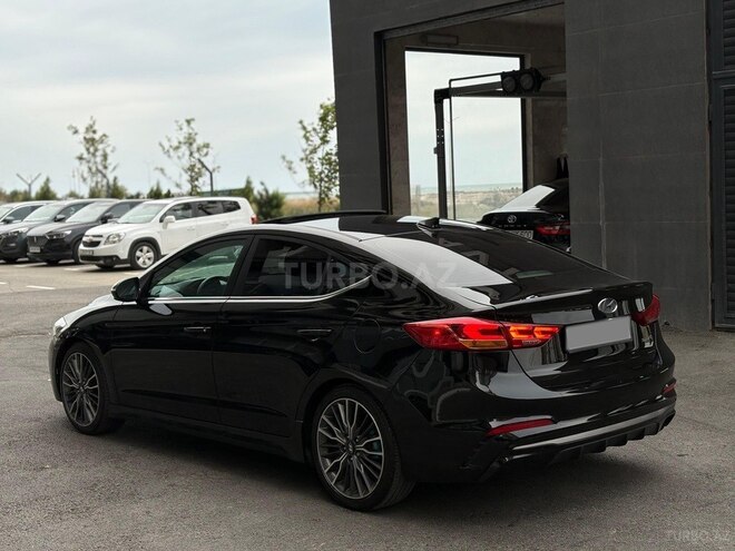 Hyundai Elantra 2018, 124,700 km - 1.6 l - Bakı