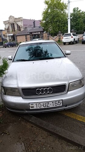 Audi A4 1995, 250,000 km - 1.8 л - Qusar