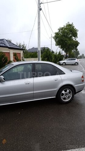 Audi A4 1995, 250,000 km - 1.8 л - Qusar