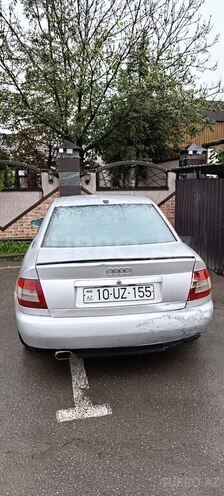 Audi A4 1995, 250,000 km - 1.8 л - Qusar