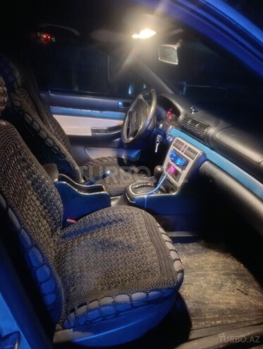 Audi A4 1995, 250,000 km - 1.8 л - Qusar