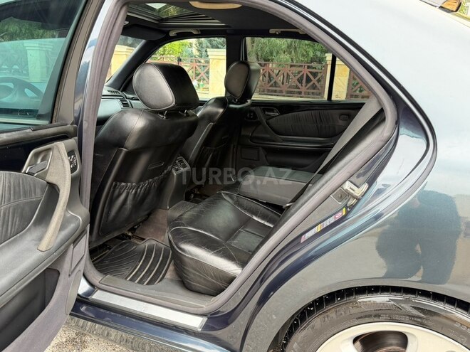 Mercedes E 320 2001, 345,000 km - 3.2 l - Bakı