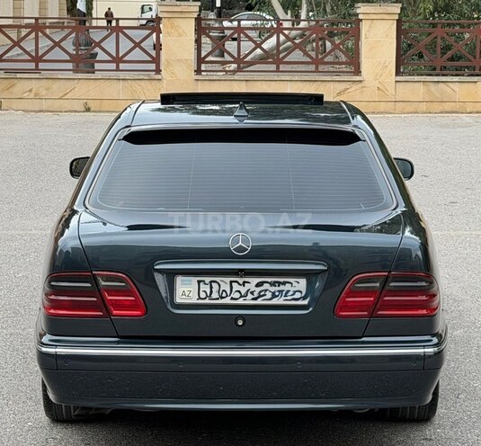 Mercedes E 320 2001, 345,000 km - 3.2 l - Bakı