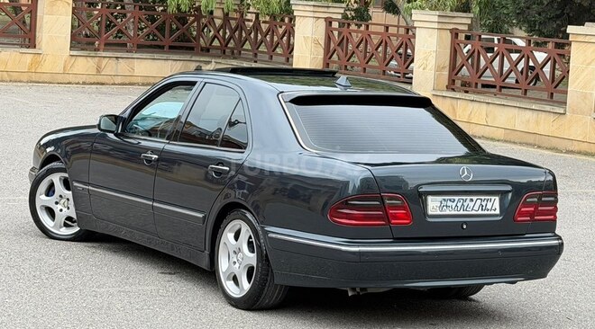 Mercedes E 320 2001, 345,000 km - 3.2 l - Bakı