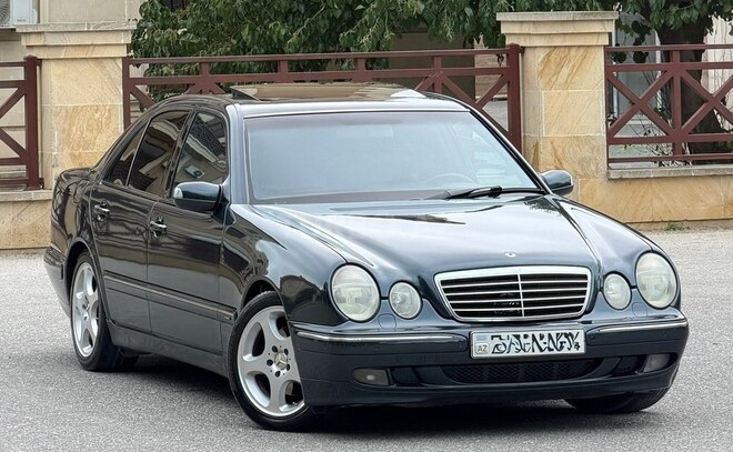 Mercedes E 320 2001, 345,000 km - 3.2 l - Bakı
